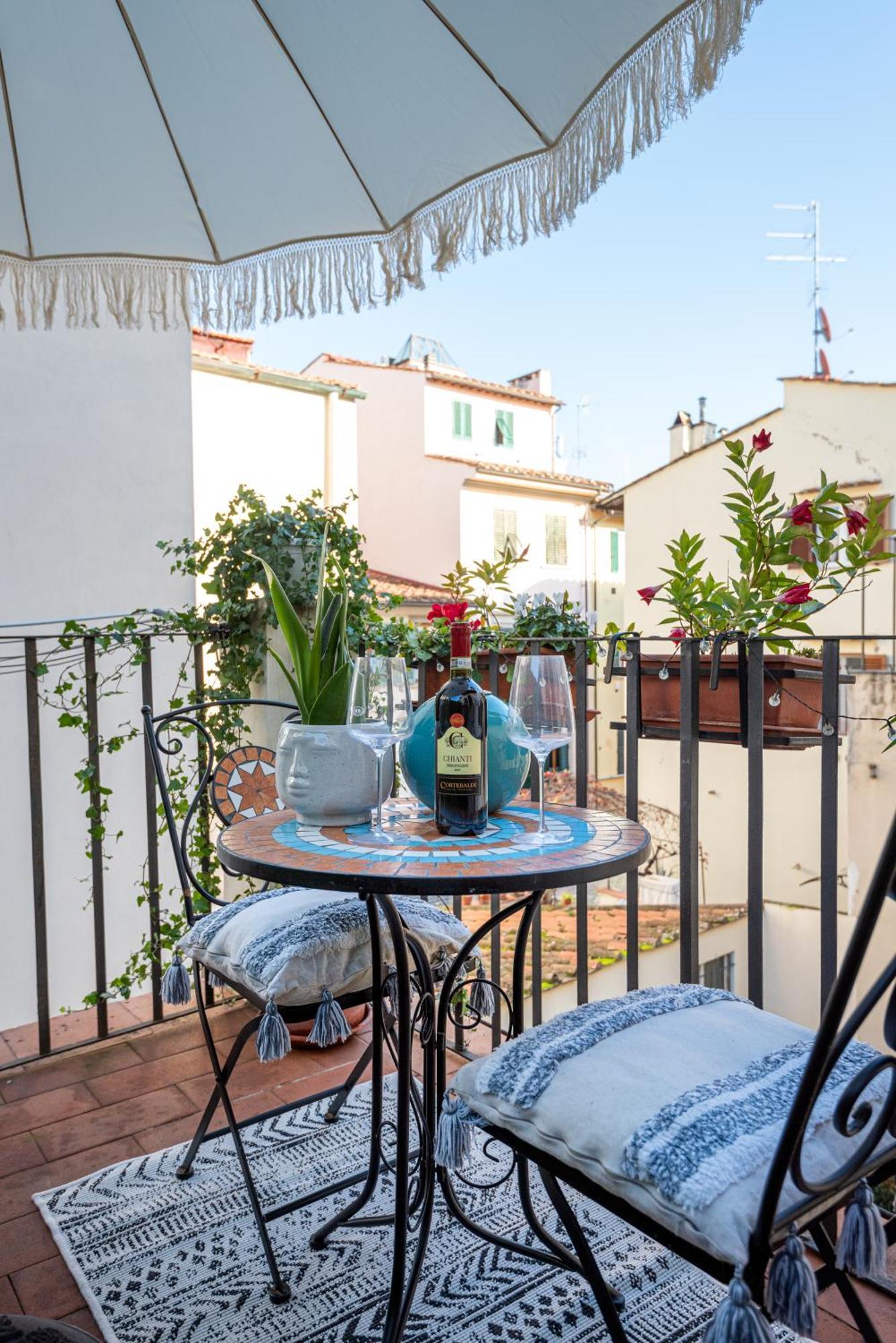 House Of Happy Hours With Terrace Florencia Exterior foto